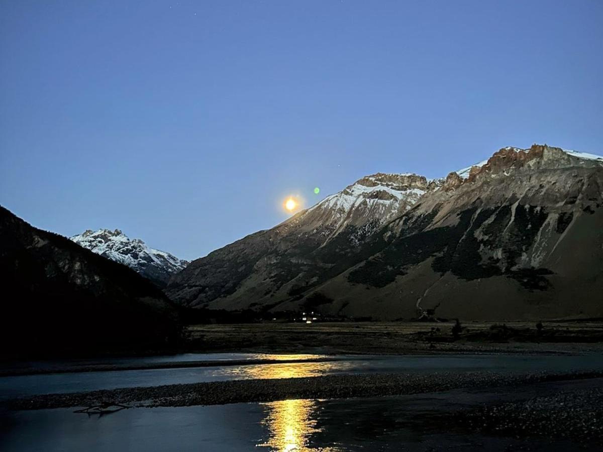 Camping Rio De Las Vueltas El Chalten Esterno foto